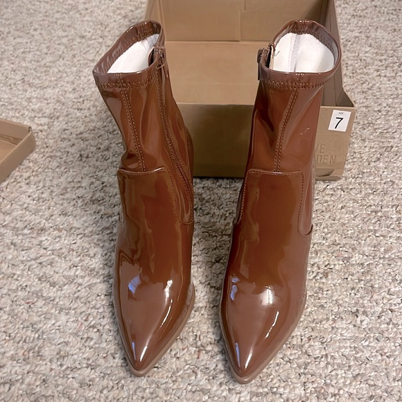 Steve Madden Shoes - STEVE MADDEN PATENT CHOCOLATE HEEL BOOTS